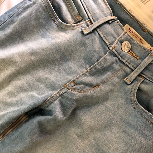 Levi’s 710 Super Skinny Jeans - Picture 5 of 8